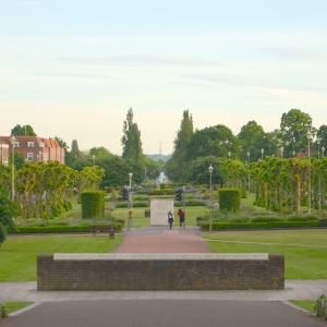 Cmglee_Welwyn_Garden_City_memorial_garden