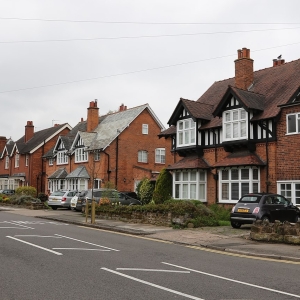 Houses_on_Bournville_Lane_(geograph_5756357)