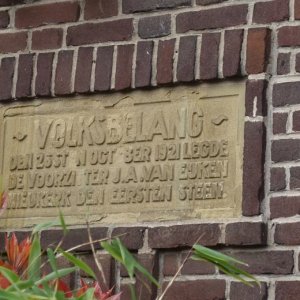 Gevelsteen volksbelang